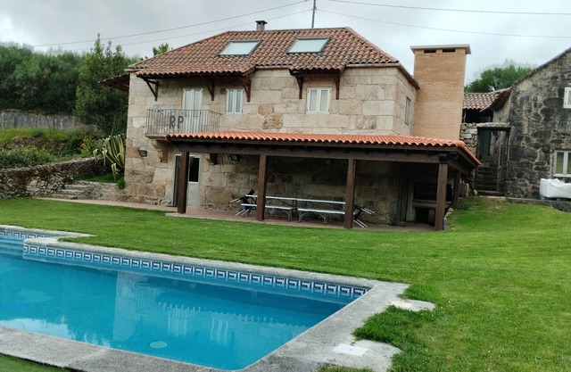 Country House 'Casa Rural Rectoral De Prado' with Mountain View, Private Pool and Private Terrace