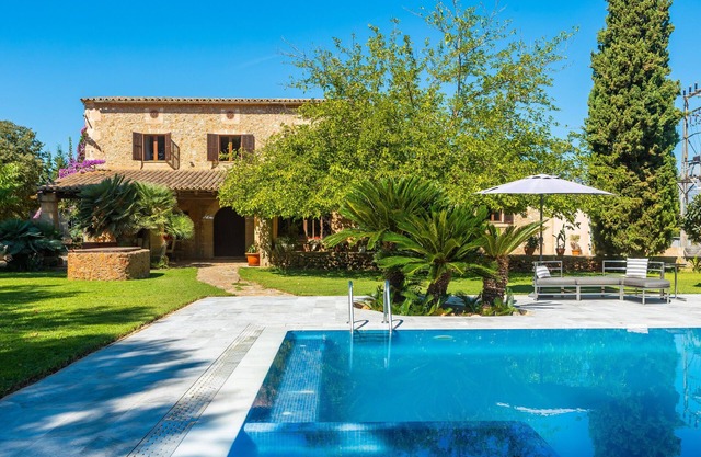 Country House 'Es Pouet' with Mountain View, Wi-Fi and Air Conditioning