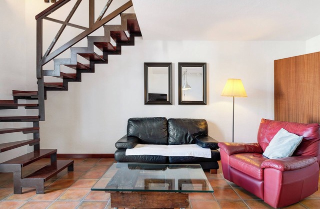 Country House 'Finca Emblemática - Nº5 Tinache' with Mountain Views, Shared Pool and Wi-Fi