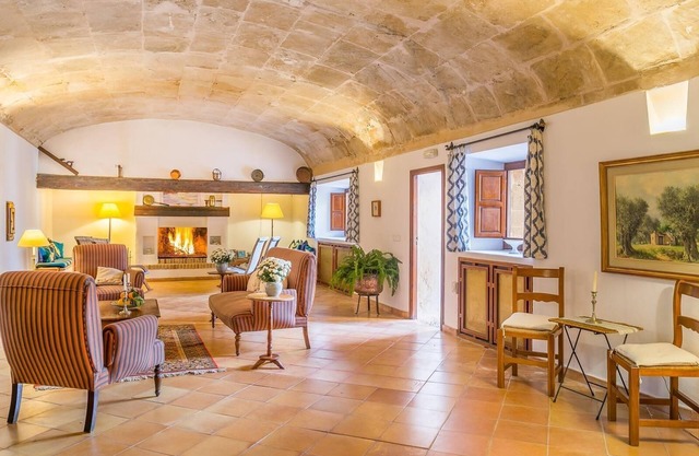 Country House 'Historica House with Pool Free Wifi' with Mountain View, Wi-Fi and Air Conditioning