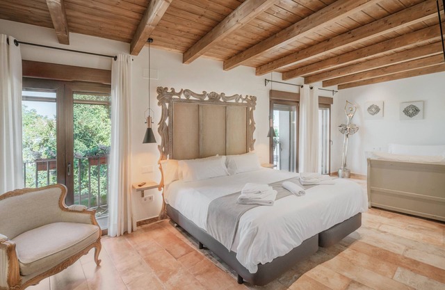 Country House 'La Antigua Taberna' with Private Pool, Wi-Fi, and Air Conditioning