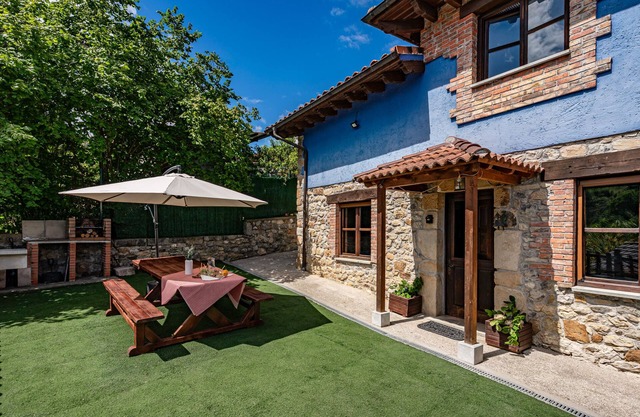 Country House 'La Campanona' with Mountain View, Private Terrace and Wi-Fi