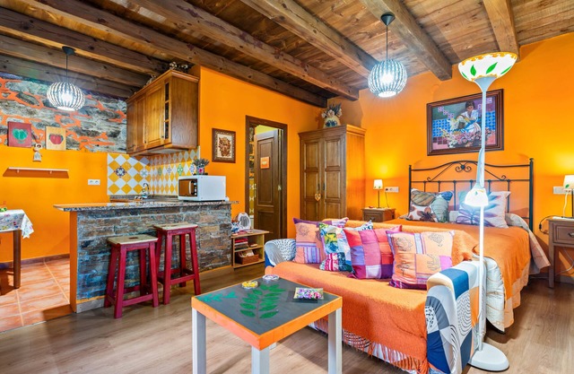 Country House 'Loureiro' with Mountain Views, Shared Terrace and Wi-Fi