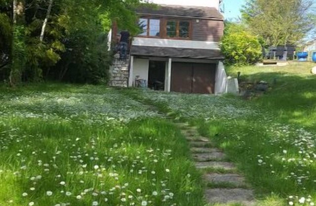 Country house near swimming, canoeing, climbing, castle, hiking.
