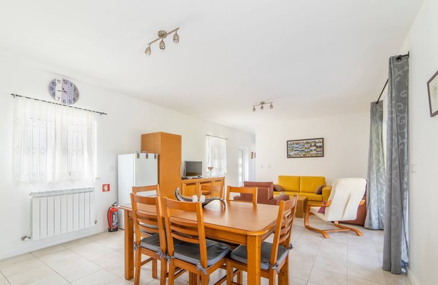 Country house with swimming pool and orange grove, ideal for peaceful holidays.