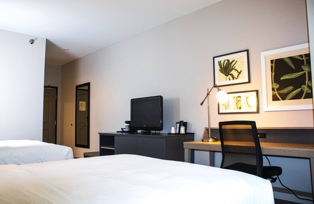 Country Inn & Suites by Radisson, Carlisle, PA