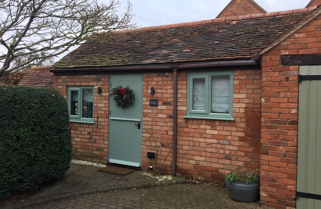 Country Studio with Kitchen