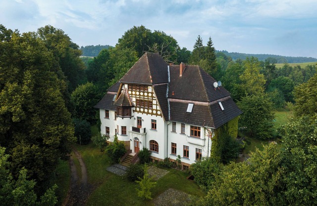 Country villa with 3 vacation apartments and sauna for families and friends