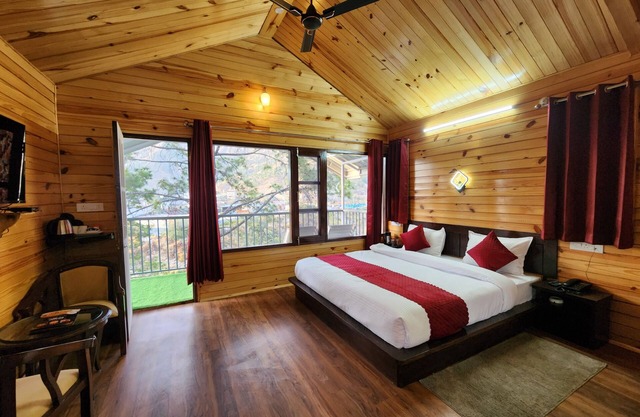 Couple and family friendly eco resort Near Shimla in Kandaghat