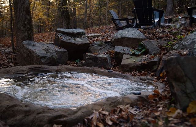 Couples Tree Loft Rock Hot Tub Buffalo River