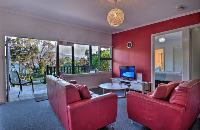 Cove Beach Apartment 1 - Freycinet Holiday Houses