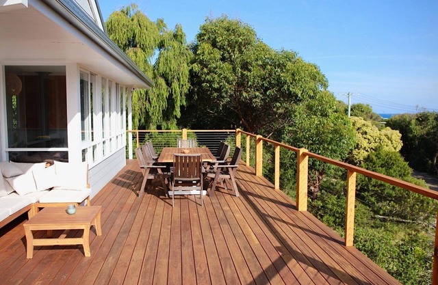 Cowallinga - a hop, skip and jump to Fairhaven SLSC and beach