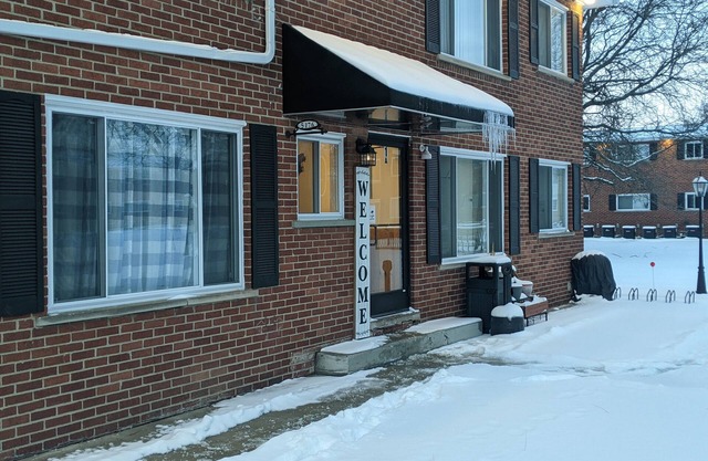 Cozy 1 Bedrm Apartment in Shelby Twp Mi.