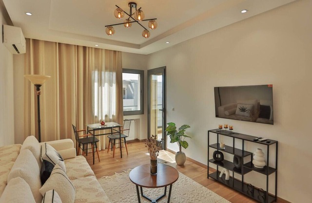 Cozy 1-Bedroom Apartment in Prime Tunis