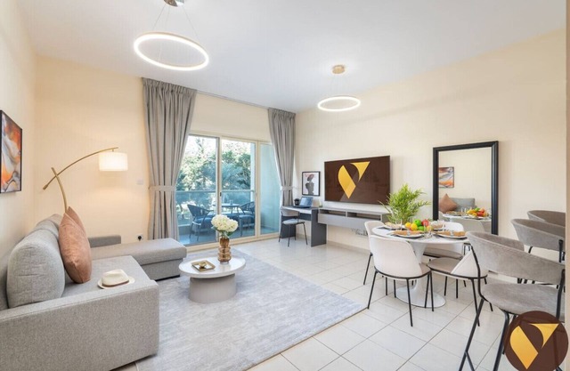 Cozy 1-BR Apartment in Al Dhafrah 2, The Greens