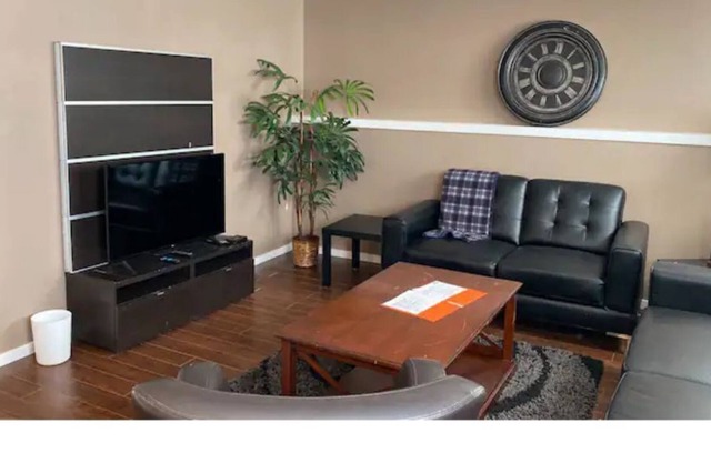 Cozy 2 bdrm Suite is needing a guest.