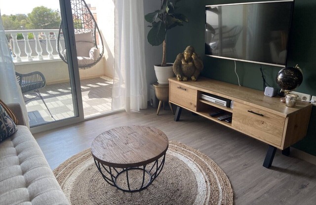 Cozy 2 bedroom and 2 bathroom Apartment