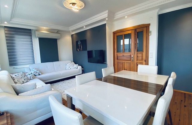 Cozy 2-bedroom apartment in charming Alanya with WiFi, AC