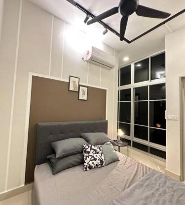 Cozy 2 BR Apartment w/Pool Gym Wi-Fi & Work Space