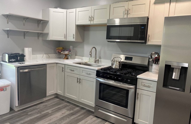 Cozy 3-bedroom apartment with AC in New York Mills