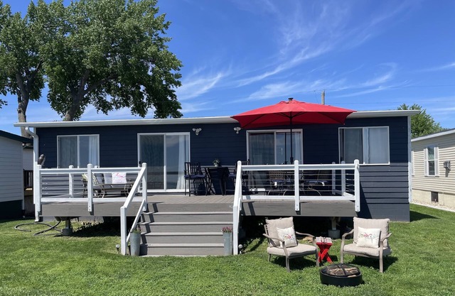 Cozy 3 bedroom Beach Front Home