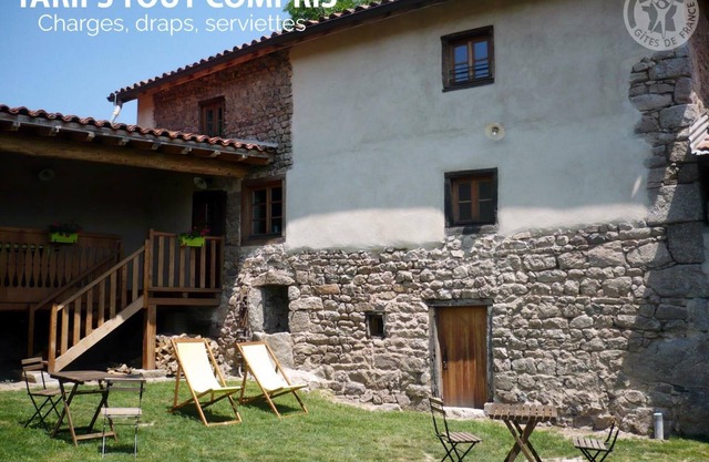 Cozy 4-person cottage, Monts du Forez nature
