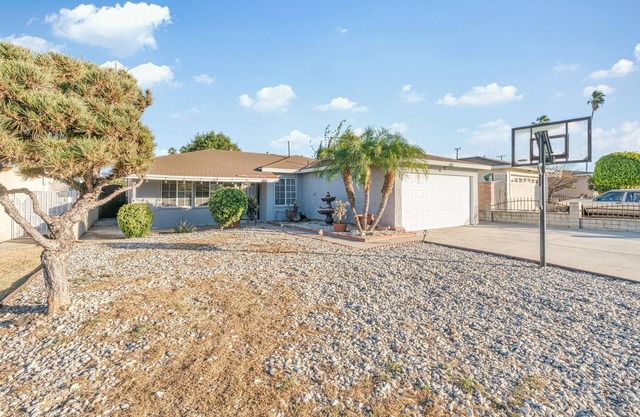 Cozy 4BR Retreat with Private Backyard