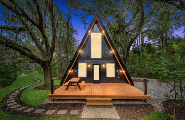 Cozy A-Frame Retreat w hot tub! Private property close to great hiking trails!