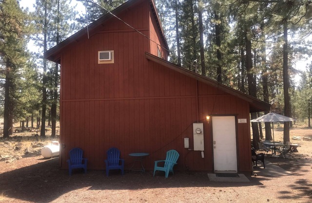Cozy Adorable Cottage Near Eagle Lake