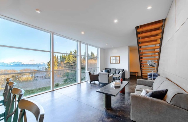 Cozy and modern craftsman home with deck, fire pit, and amazing views!