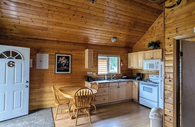 Cozy and Relaxing Getaway Cabin #6n