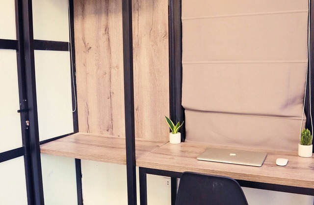 Cozy and Romantic Apt - Balcony- Large Window