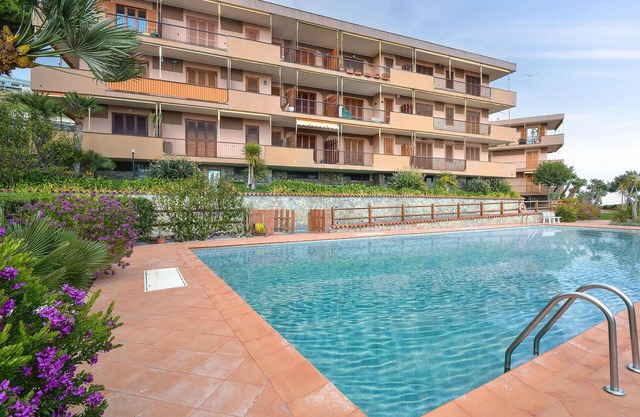 Cozy apartment in Santo Stefano al Mare