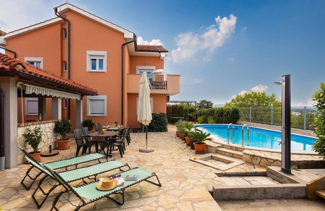 Cozy apartment in Sveti Vid-Miholjice