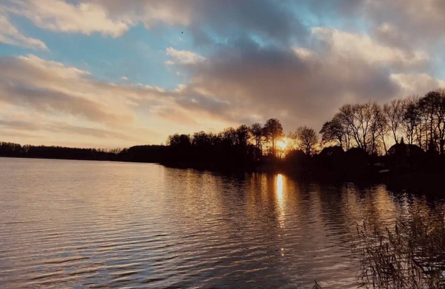 Cozy Apartment in a former Train Station at Lake Cammin