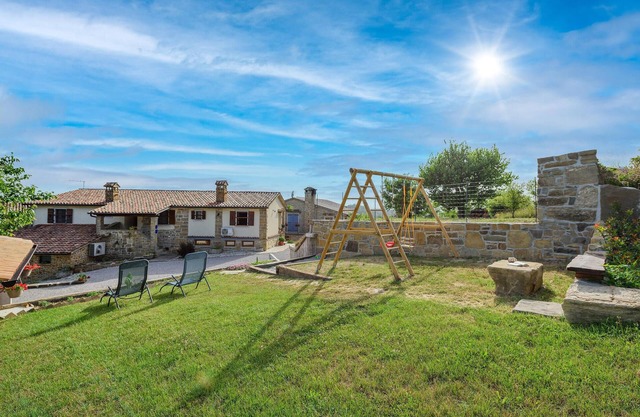 Cozy apartment in Cerovlje with WiFi