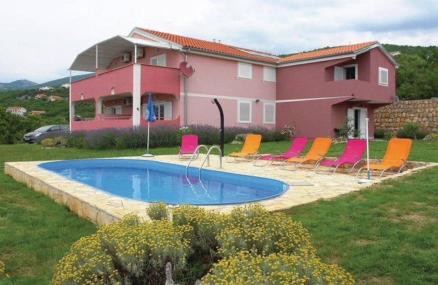 Cozy apartment in Klenovica