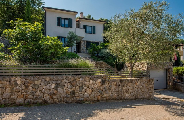 Cozy apartment in Porozina with WiFi