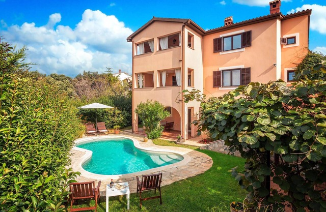 Cozy apartment in Pula with WiFi