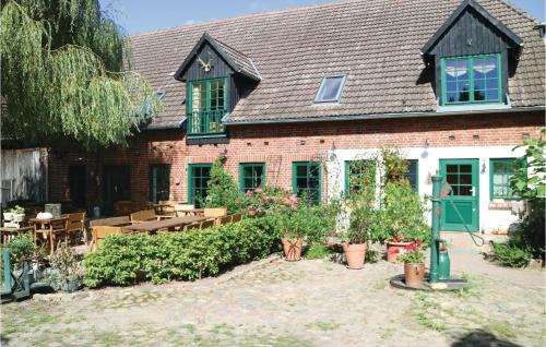 Cozy Apartment In Thulendorfsagerheide