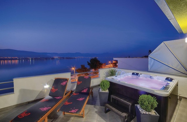 Cozy apartment in Trogir with sauna