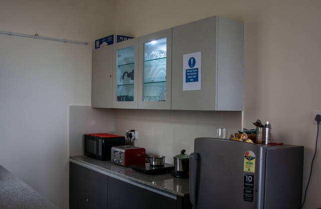 Cozy Apartment w/sea facing views w/all amenities including an infinity pool