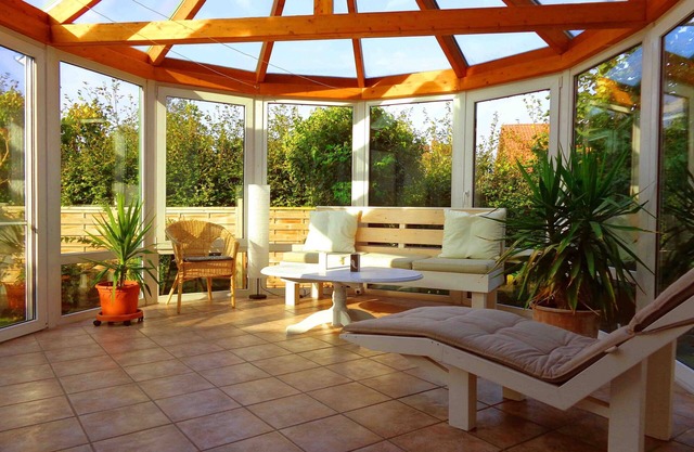 Cozy apartment with a winter garden, fireplace and grill terrace .