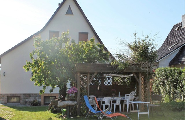 Cozy Apartment with Garden