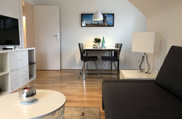 Cozy attic apartment near fair/ZOB, Olympic Stadium and the Waldbühne