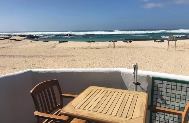 Cozy beachfront apartment with wonderful sunsets