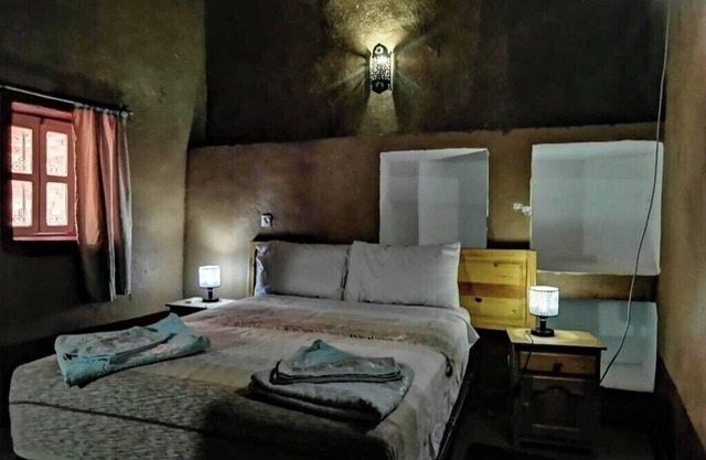Cozy bed & breakfast in charming Zagora with WiFi, AC