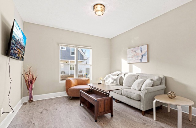 Cozy Brand New 3BR/1BA Remodel - Close To It All!