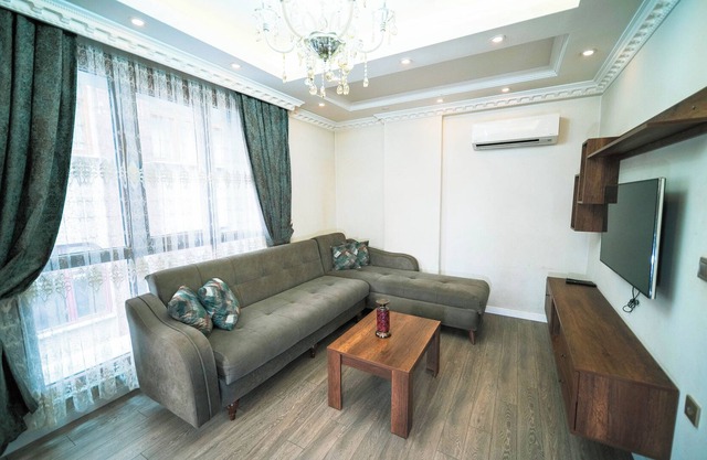 Cozy & Bright 1-Bdr Apartment