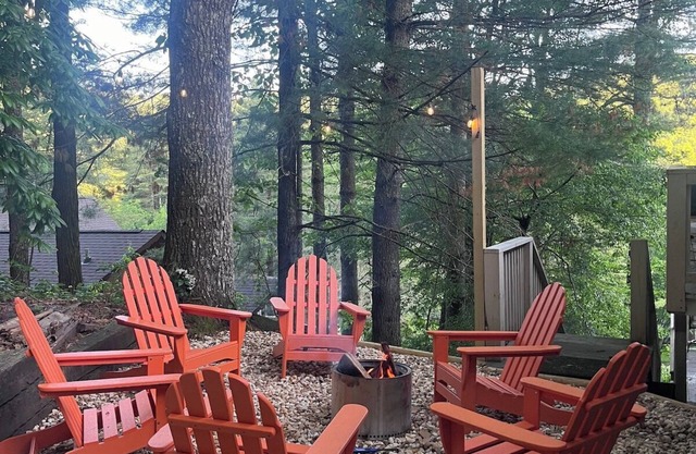 Cozy Bungalow - Big Views, Pool & 4 Master Suites